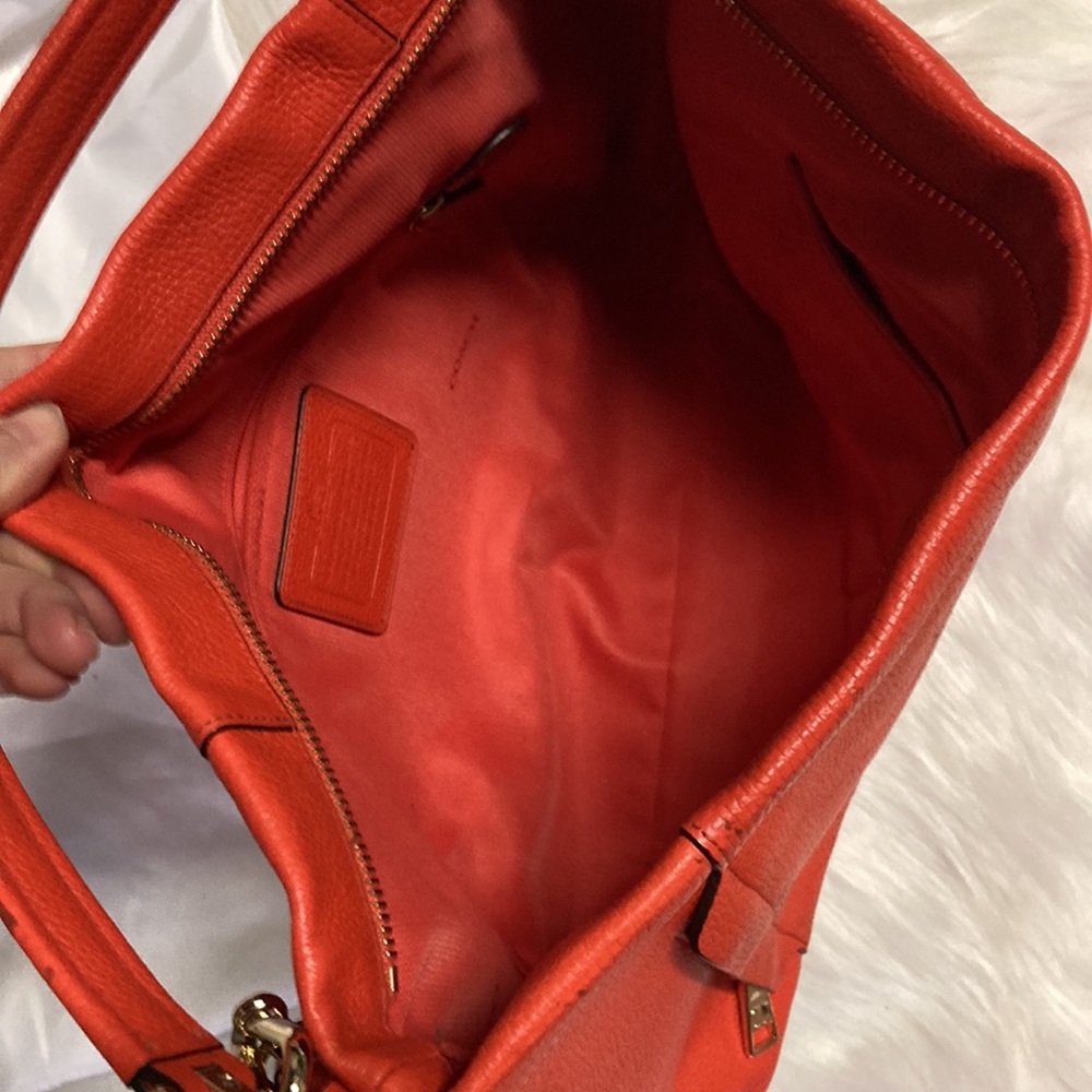 Coach bag 💼 beautiful orange 🍊 - Picture 4 of 7